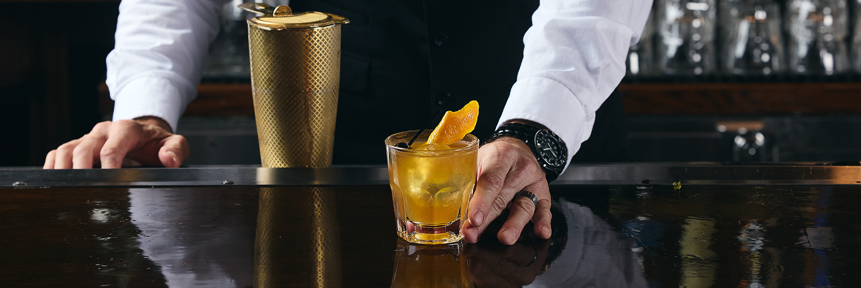 Happy Hour at 1933 Lounge